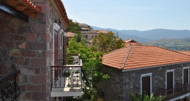 The Schoolmistress With The Golden Eyes, Studios & Rooms ميثيمْنا المظهر الخارجي الصورة